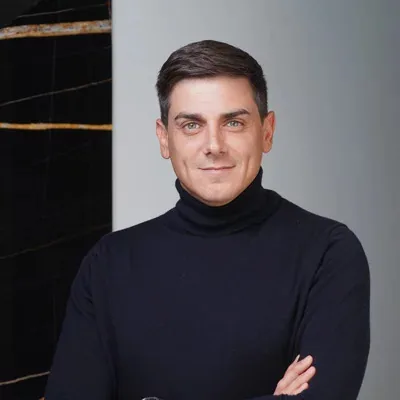 Portrait de Mikaël Rusconi, Directeur Commercial chez SAFESTONE