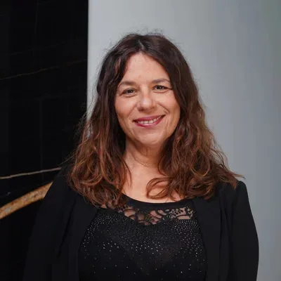 Portrait de Rachèle Silveri, Assistante de Direction chez SAFESTONE
